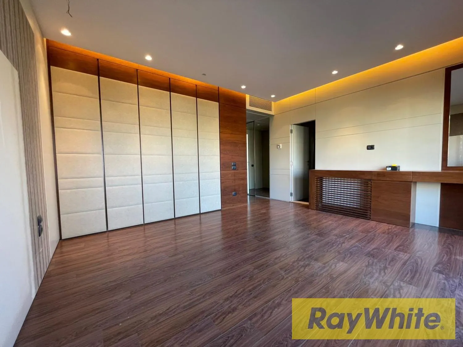 Apartment For Sale In Mtayleb — الصورة 3