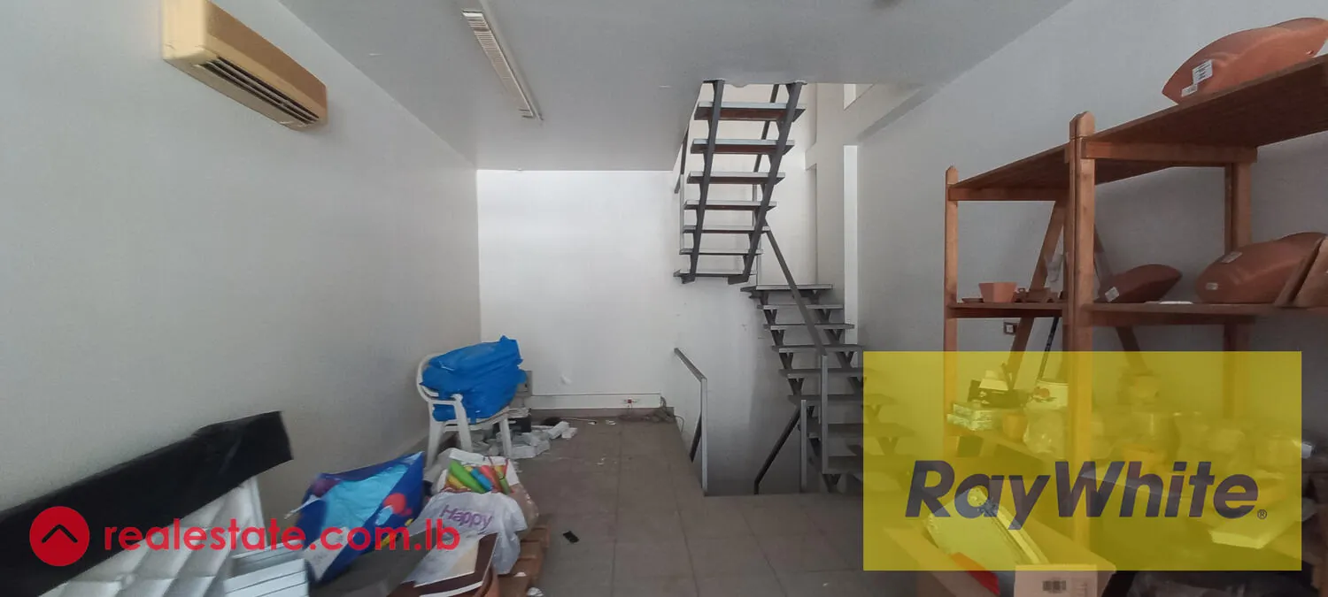 Shop With 3 Floors In Jal El Dib For Sale — الصورة 4