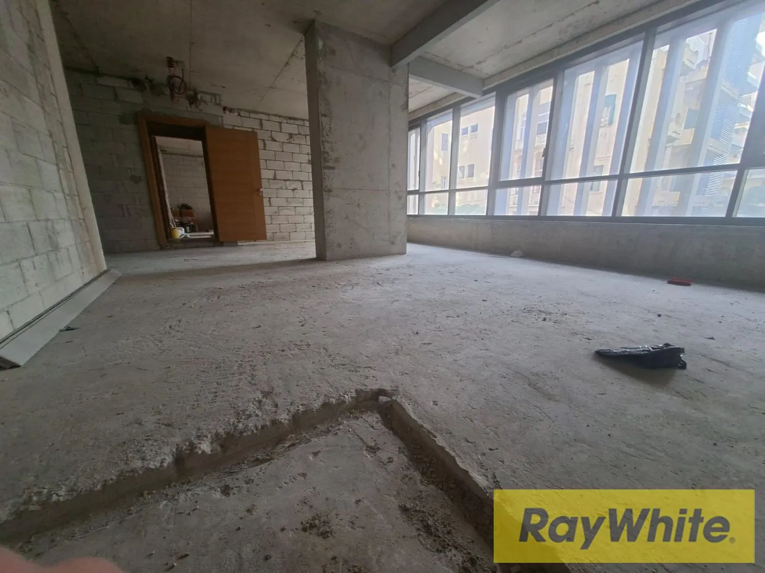 Office For Sale – Spears, Beirut — الصورة 4