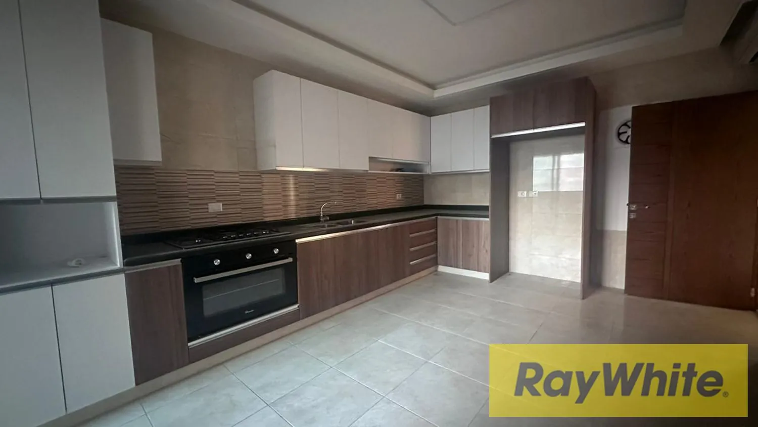 Apartment For Sale In Jnah – Spinneys Area — الصورة 2