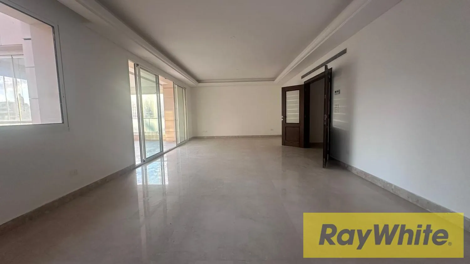 Apartment For Sale In Jnah – Spinneys Area — الصورة 3