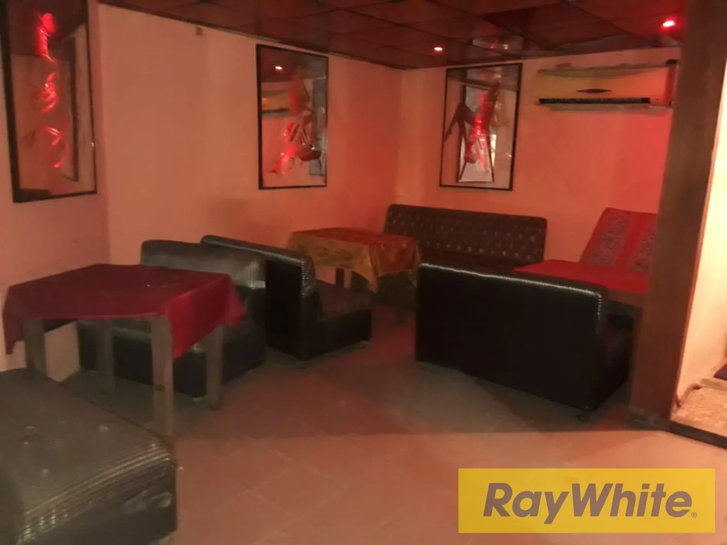 Shop For Rent In Baabda — الصورة 5