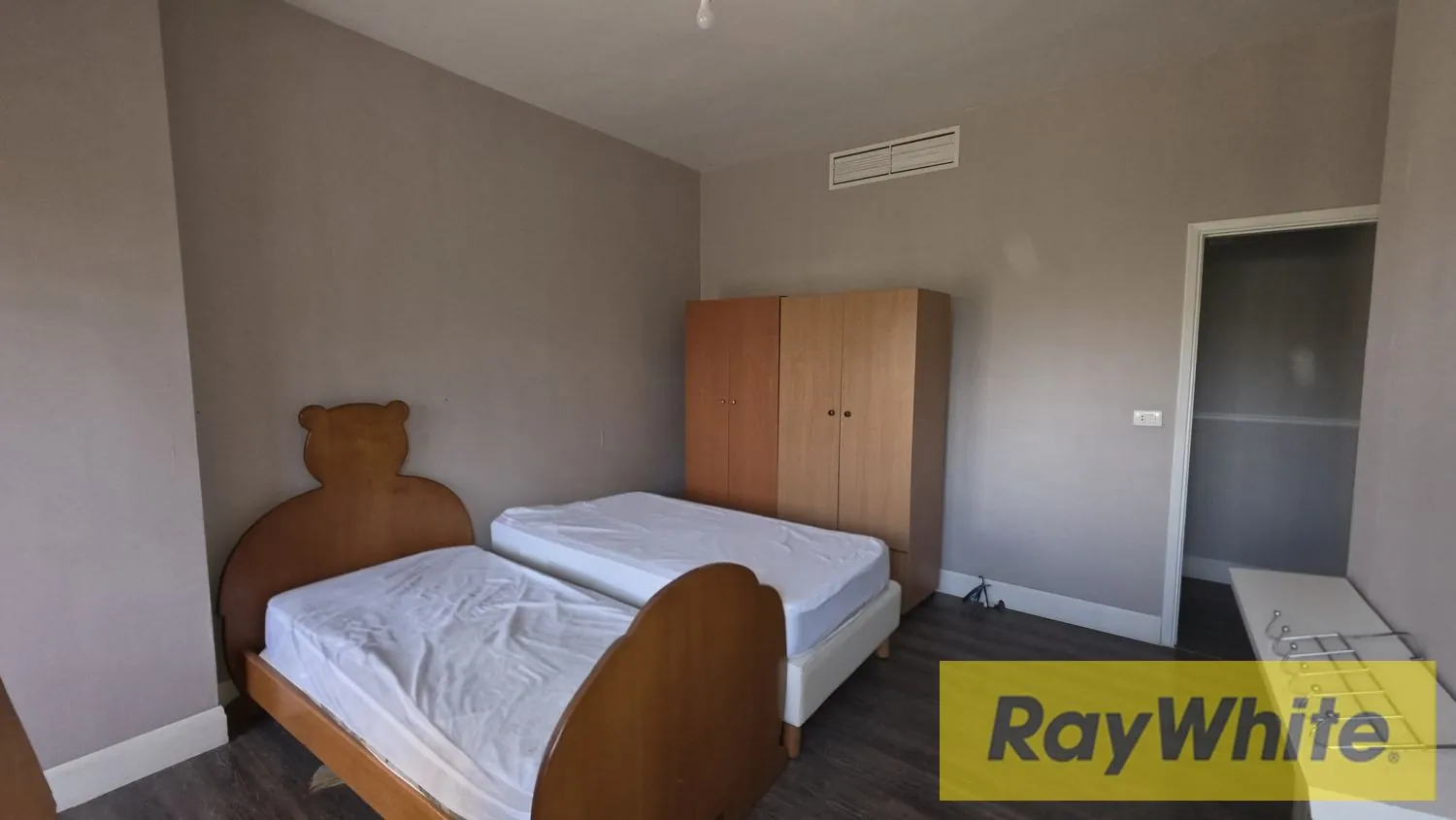 Apartment For Sale In Hazmieh — الصورة 3