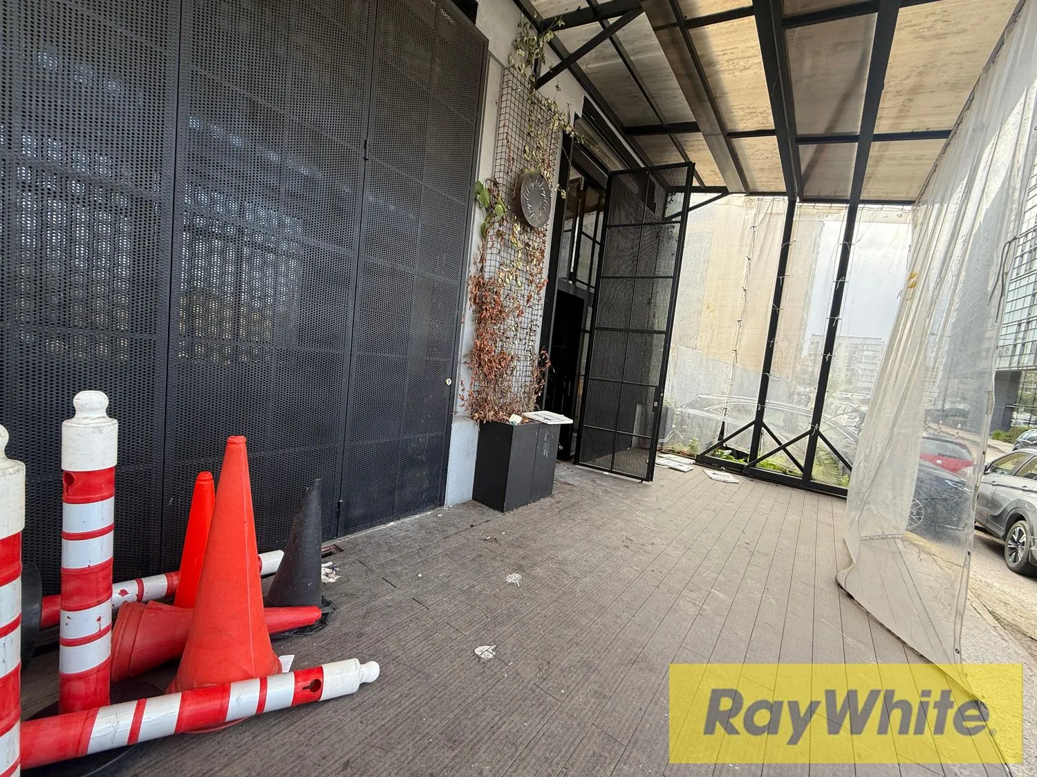 Shop For Rent In Saifi – Achrafieh — الصورة 3