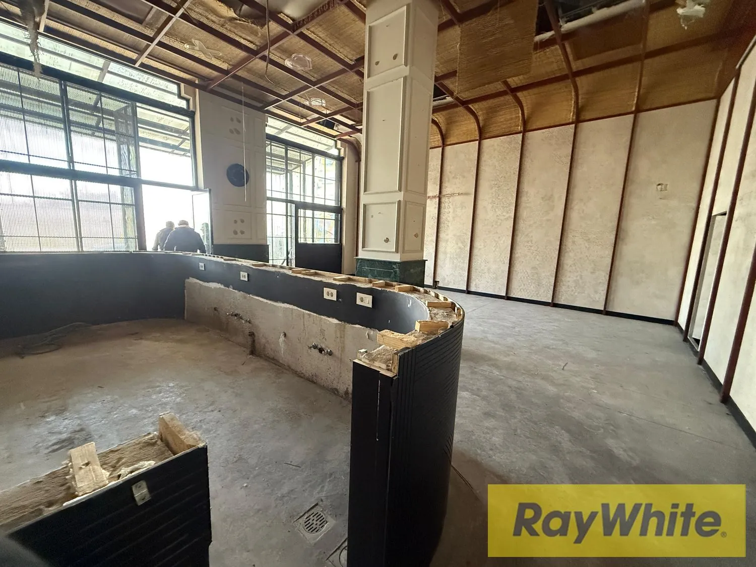 Shop For Rent In Saifi – Achrafieh — الصورة 4