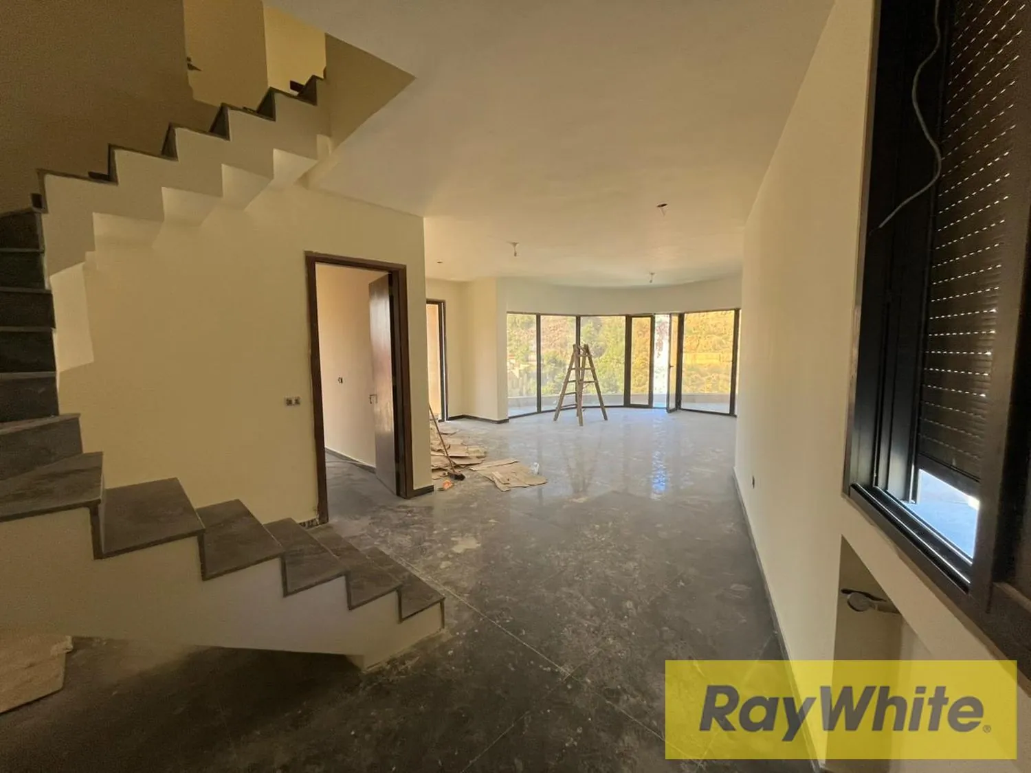Duplex For Sale In Mansourieh- Ailout – 210 Sqm