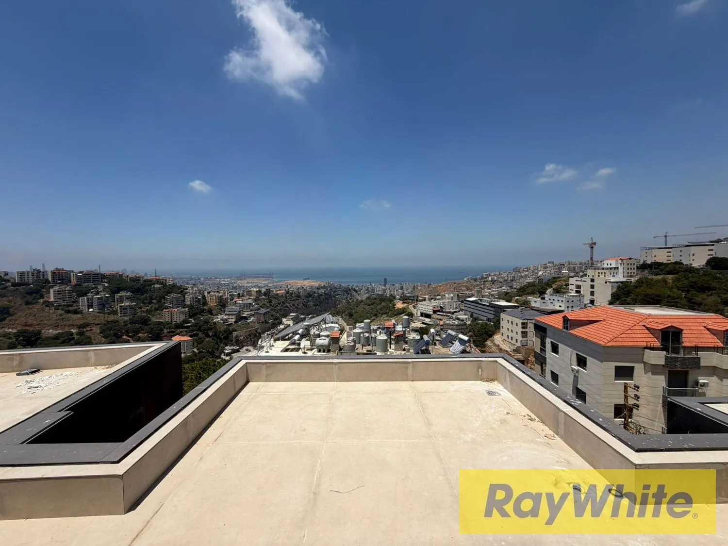 Brand New Roof For Sale In Tilal Ain Saade | 188 Sqm — photo 2
