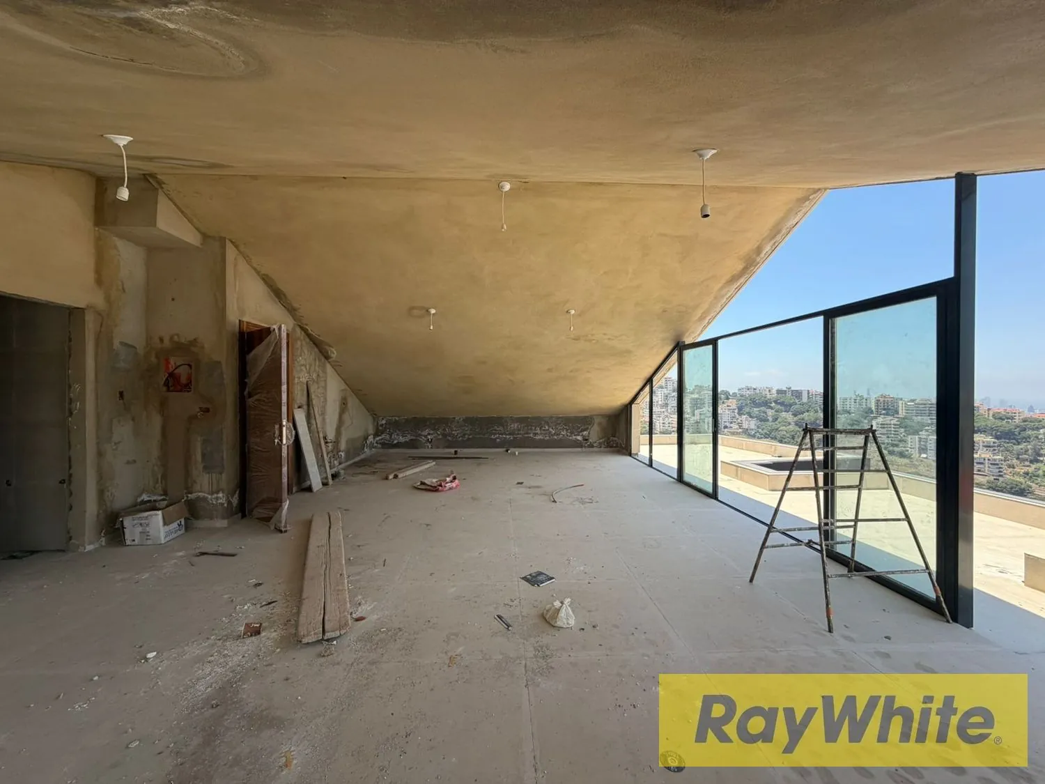 Brand New Roof For Sale In Tilal Ain Saade | 188 Sqm — photo 3