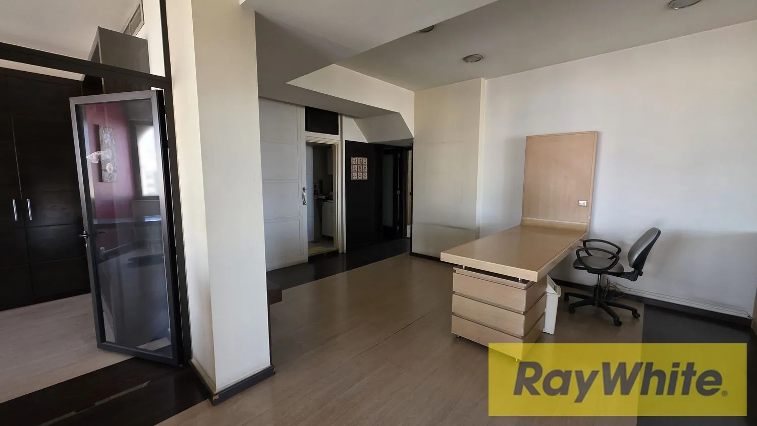 Office For Rent In Jdeideh — الصورة 2