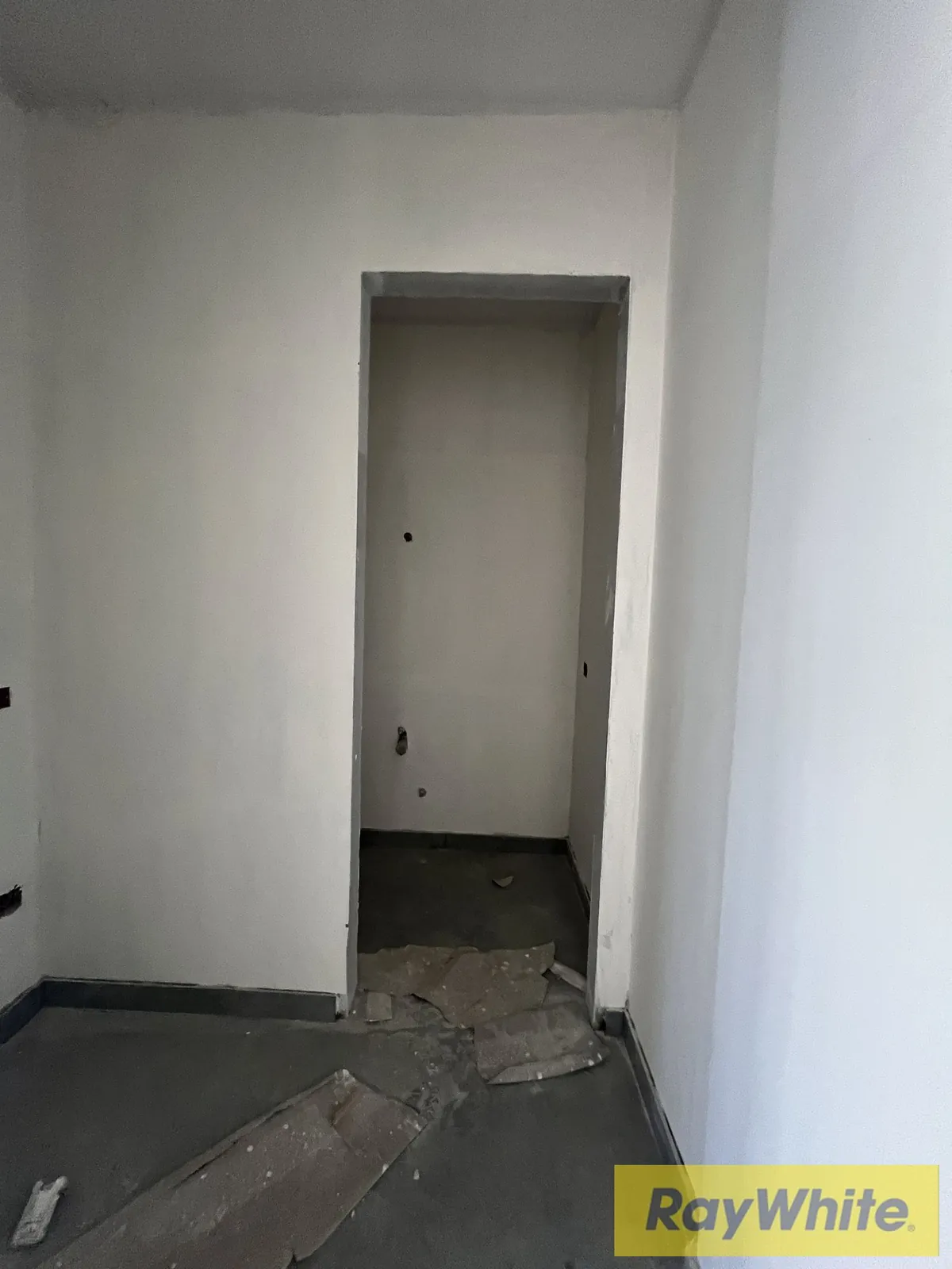 Office For Rent In Mansourieh – 75 Sqm — الصورة 3