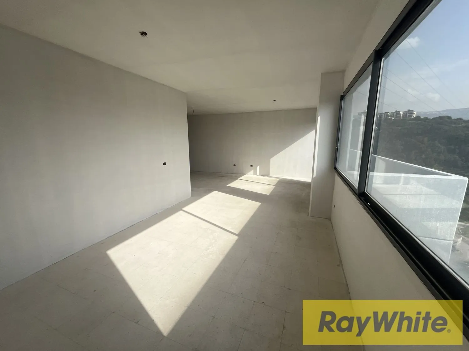 Office For Rent In Mansourieh – 70 Sqm — الصورة 2