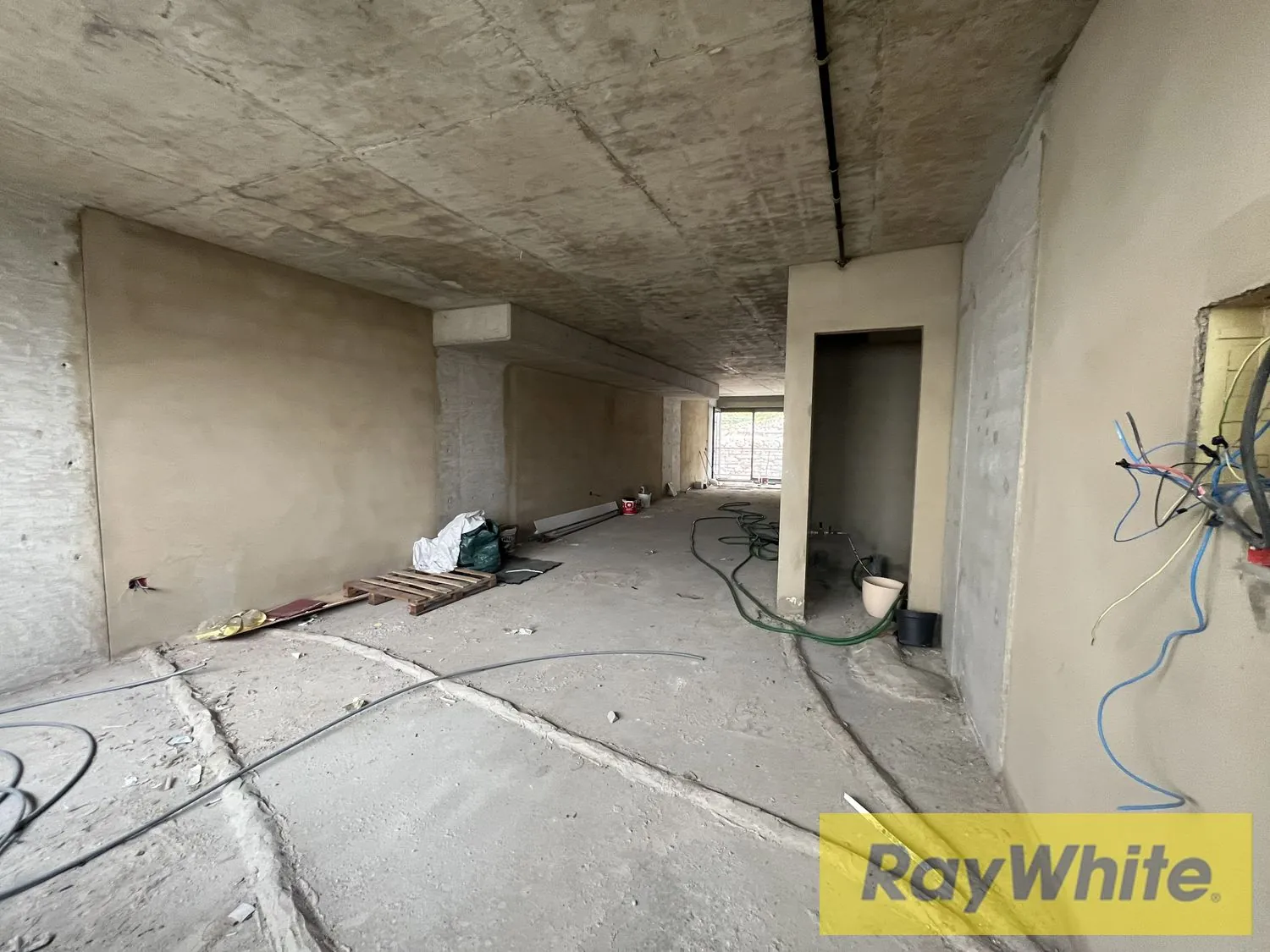 Shop For Rent In Mansourieh – Mkalles Area | 125 Sqm — الصورة 2