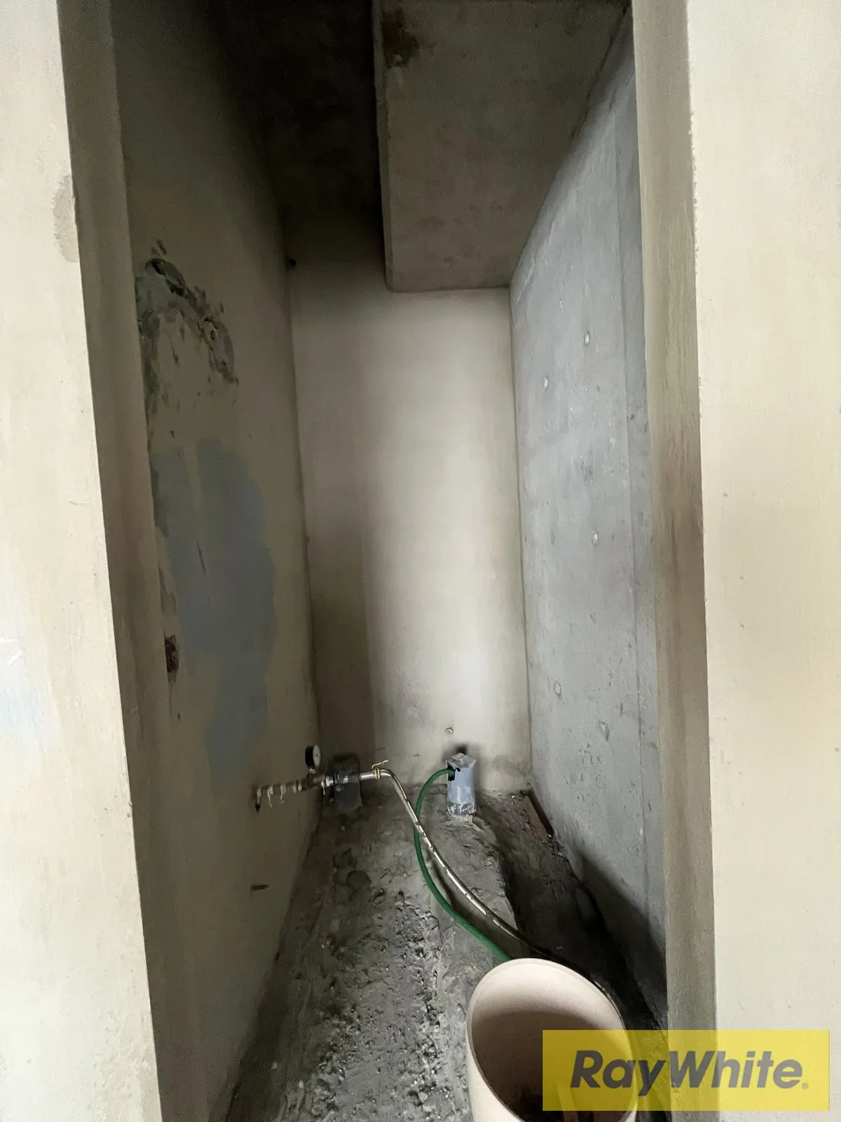 Shop For Rent In Mansourieh – Mkalles Area | 125 Sqm — الصورة 3