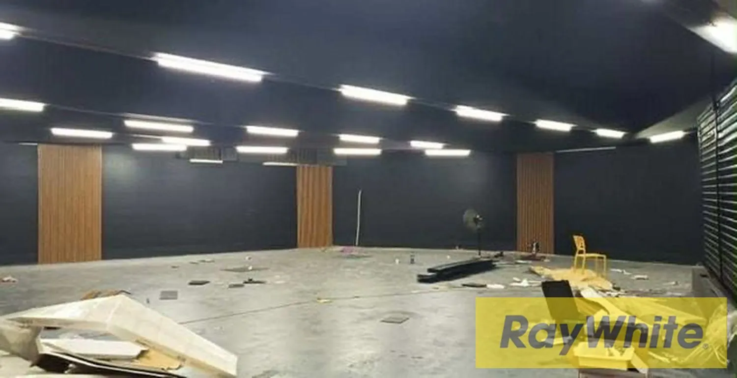 Showroom + Warehouse For Sale In Baouchriye – 1,100 Sqm