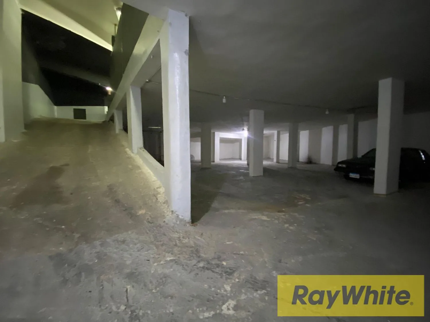 Showroom + Warehouse For Sale In Baouchriye – 1,100 Sqm — photo 4