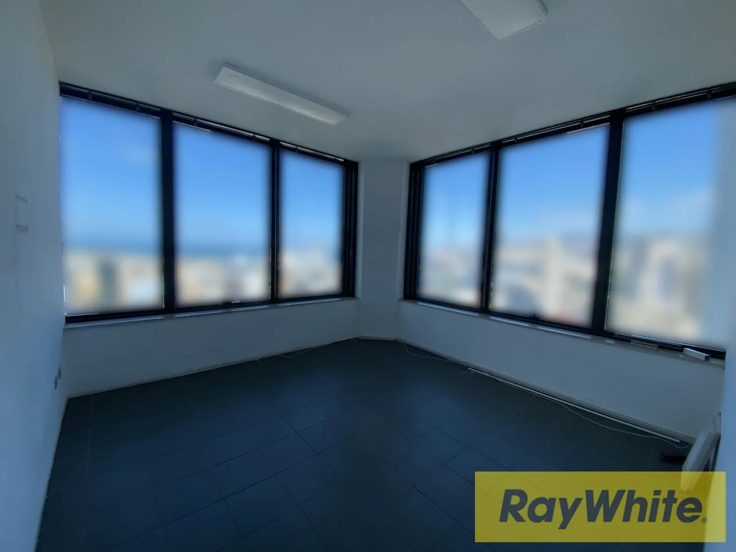 Office For Rent In Jdeideh –220 Sqm — photo 3