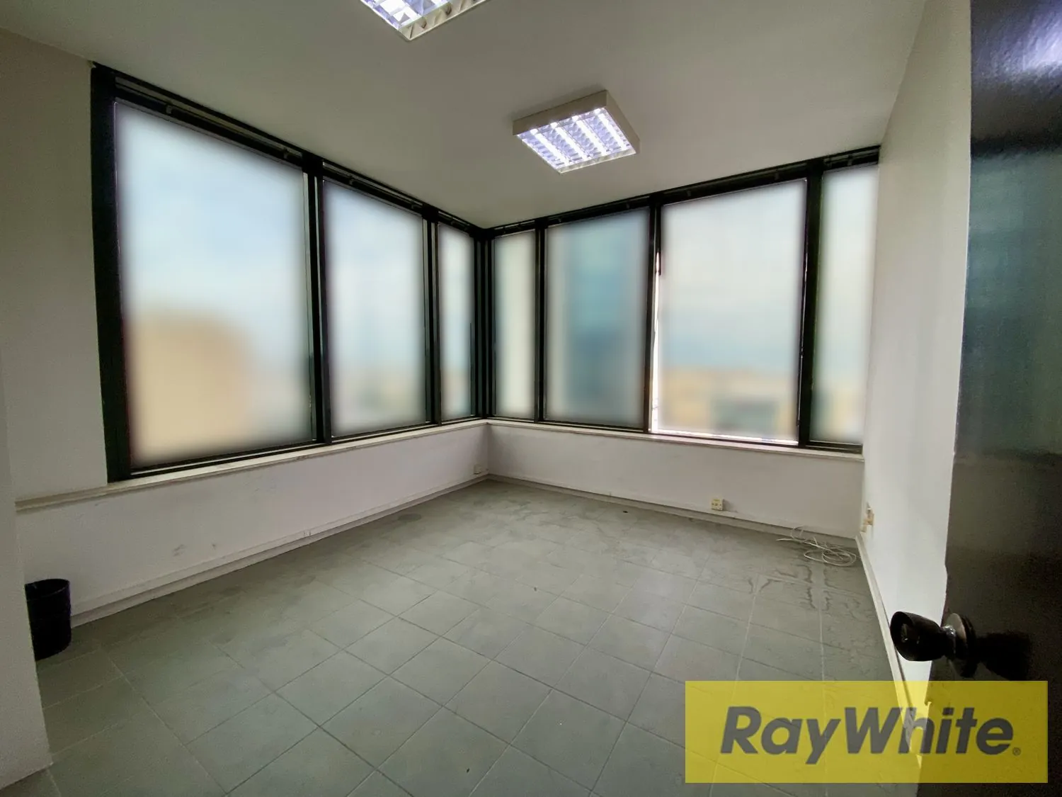 Office For Rent In Jdeideh – 110 Sqm — photo 2
