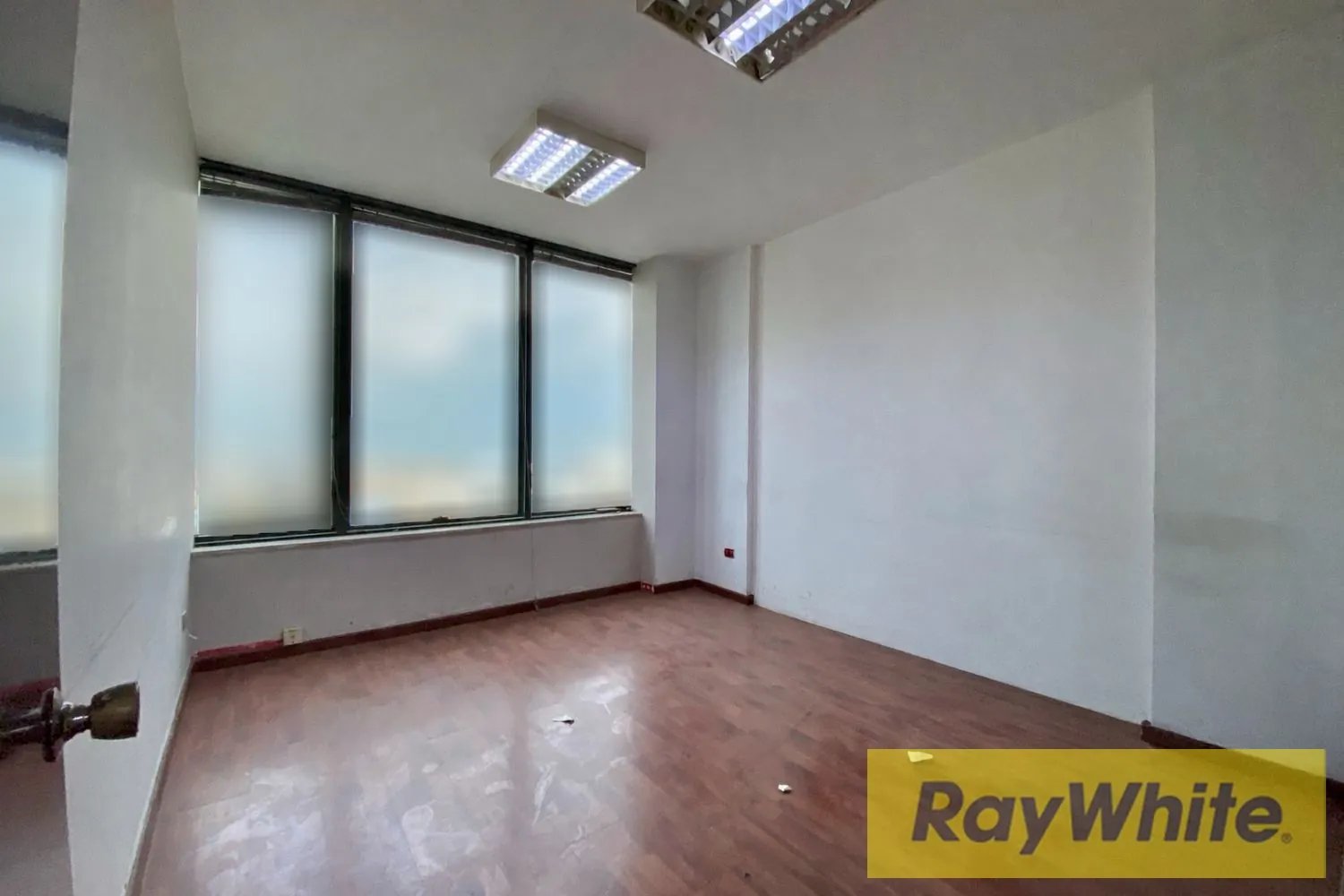 Office For Rent In Jdeideh – 110 Sqm — photo 4