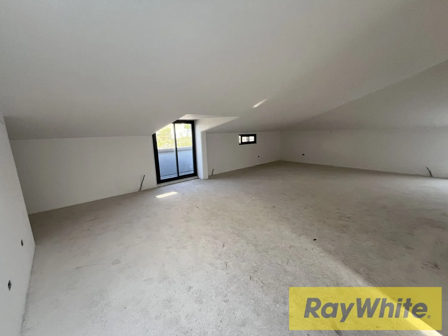 Office For Rent In Mansourieh , 95 Sqm — الصورة 2