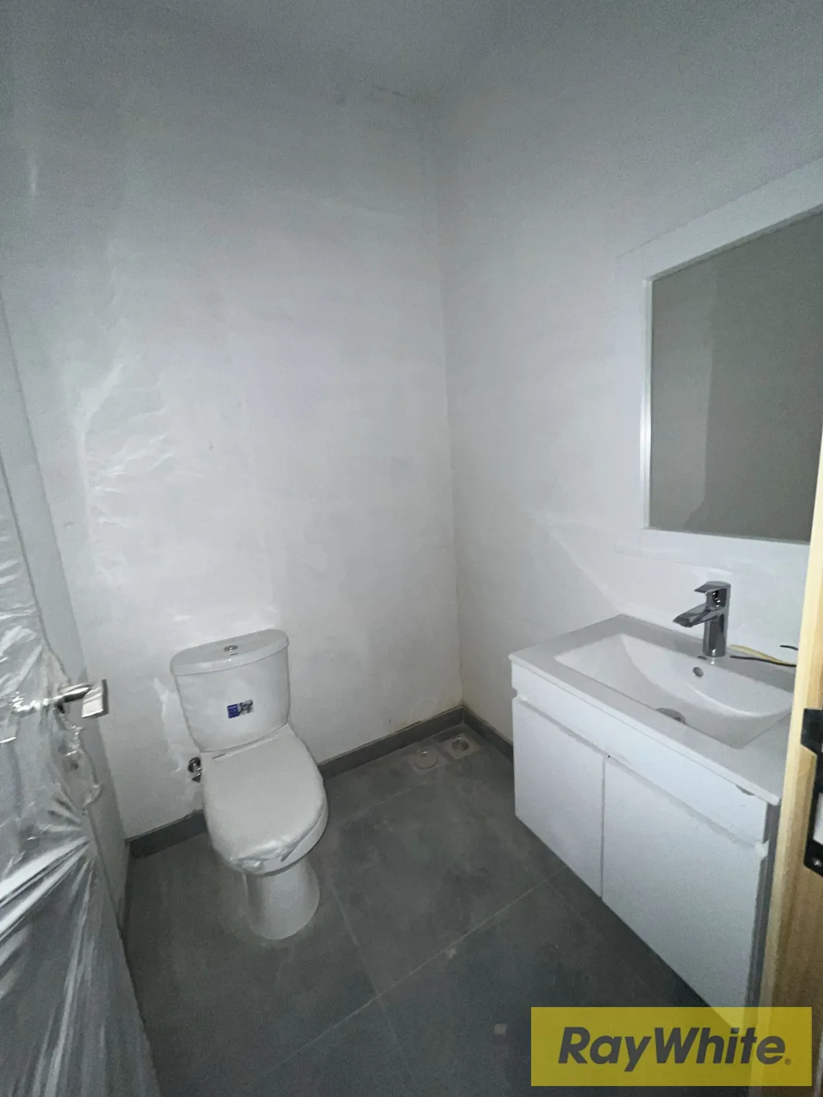 Office For Rent In Mansourieh , 95 Sqm — الصورة 4