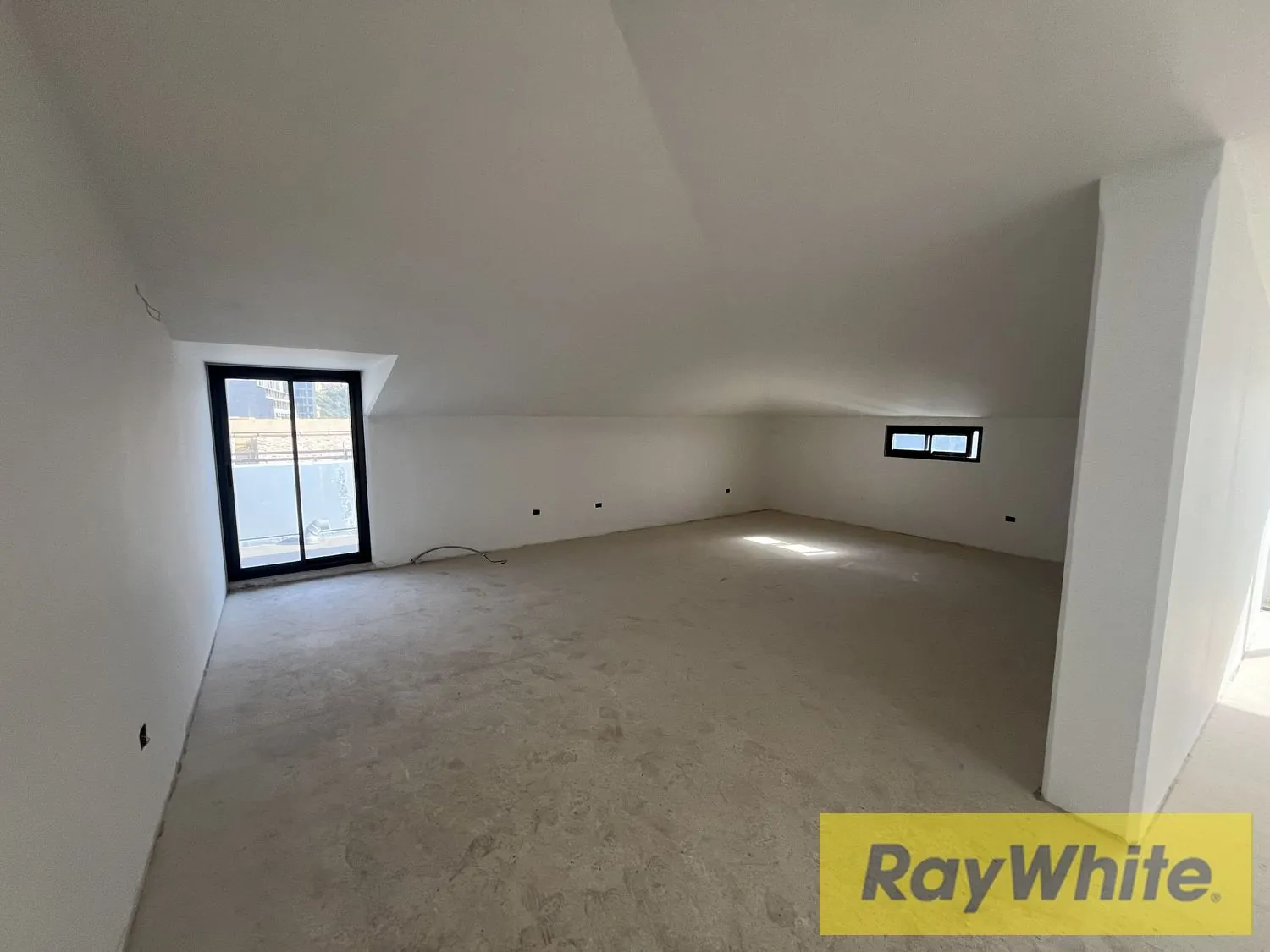 Office For Rent In Mansourieh – 75 Sqm — الصورة 2