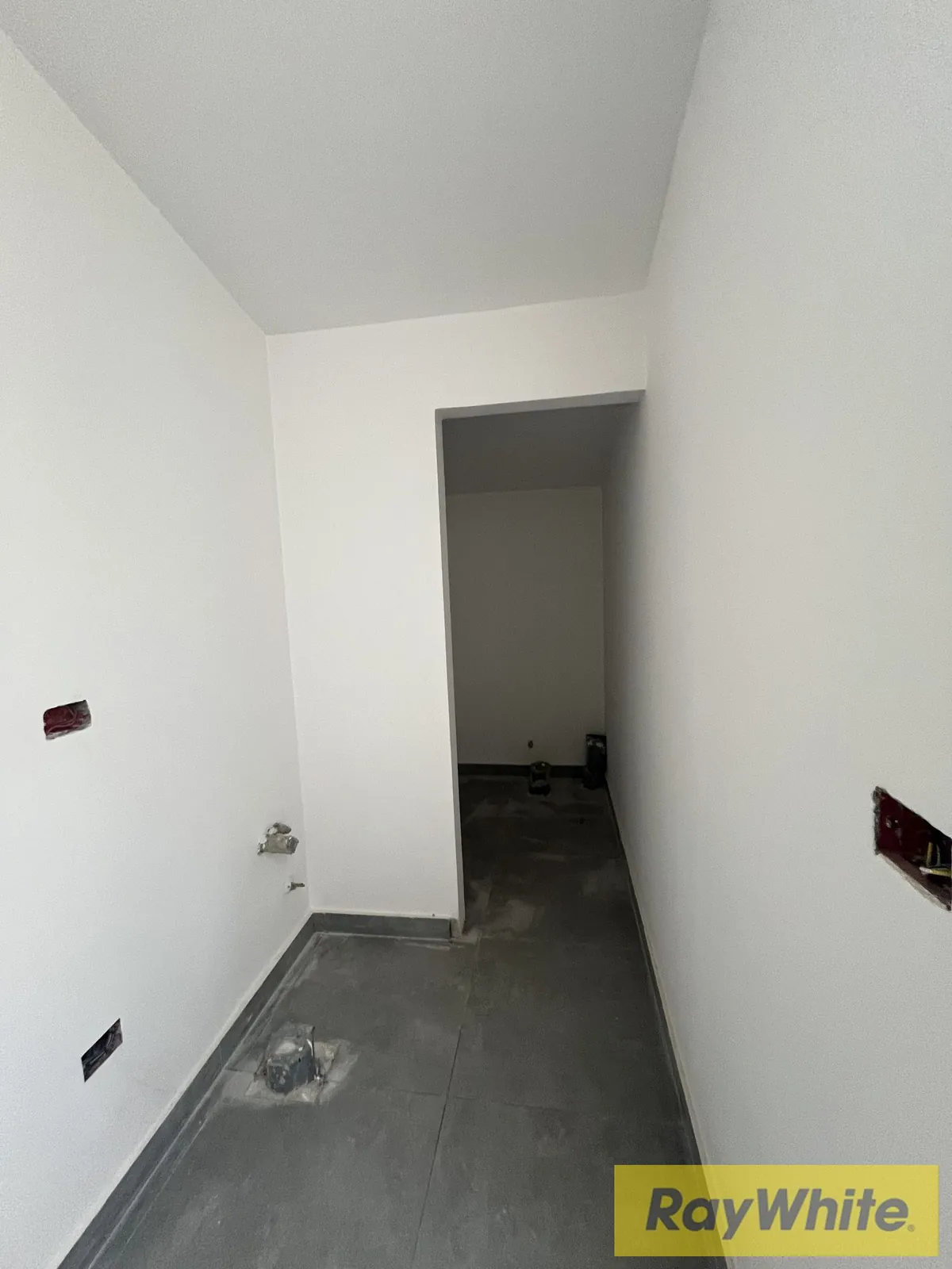Office For Rent In Mansourieh – 75 Sqm — الصورة 3