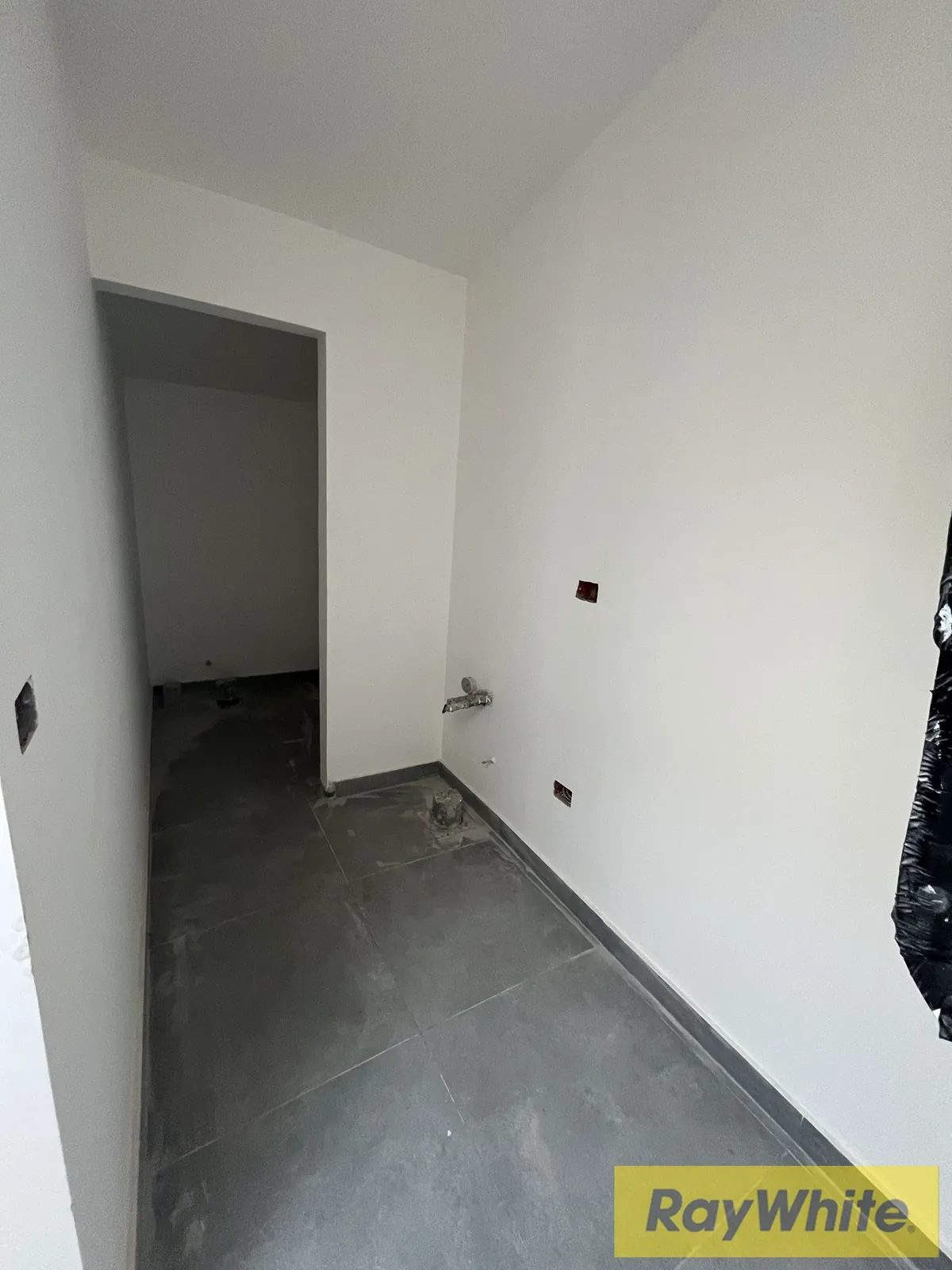 For Rent Office In Mansourieh — الصورة 4