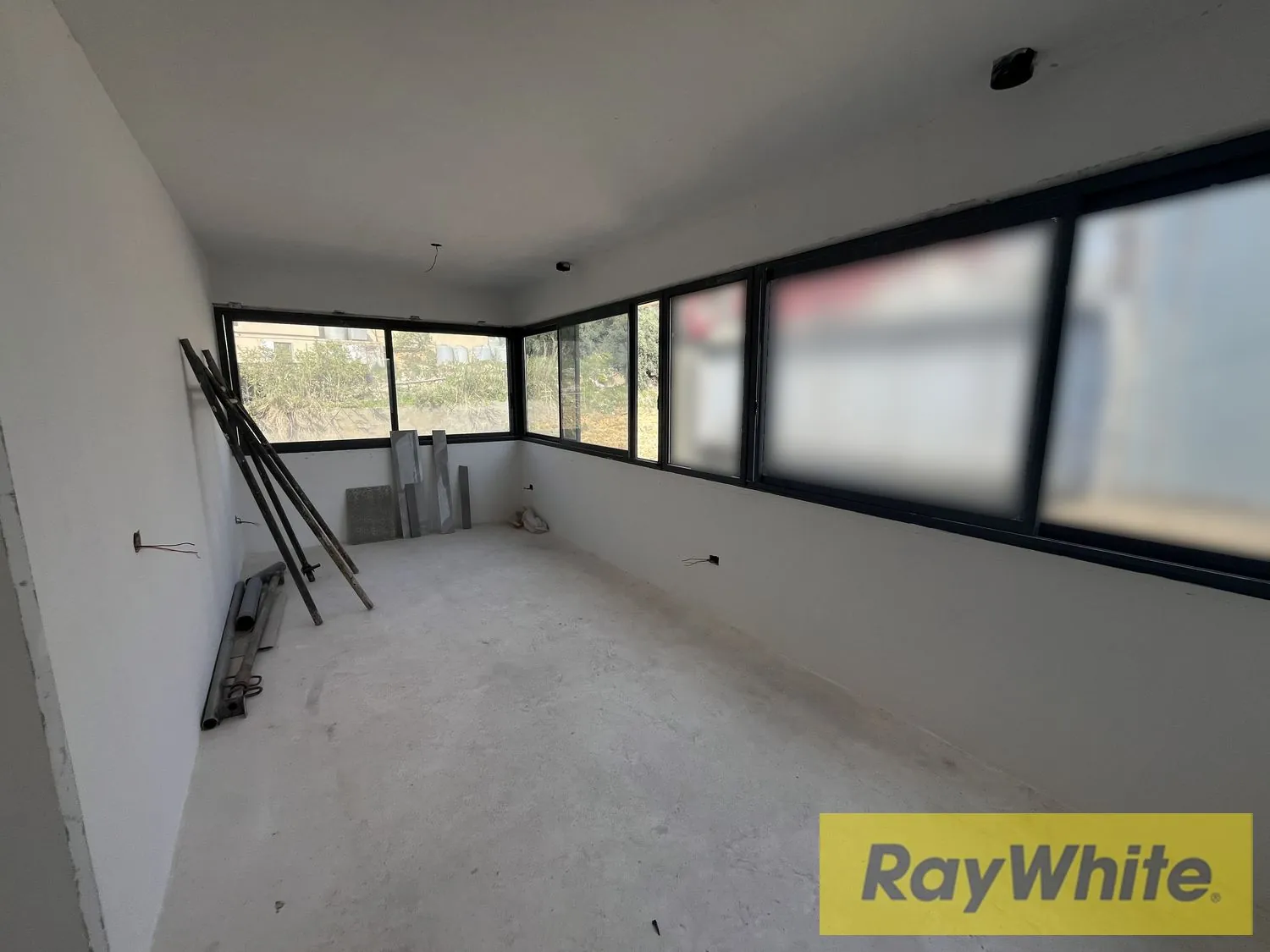 For Rent Office In Mansourieh — الصورة 2