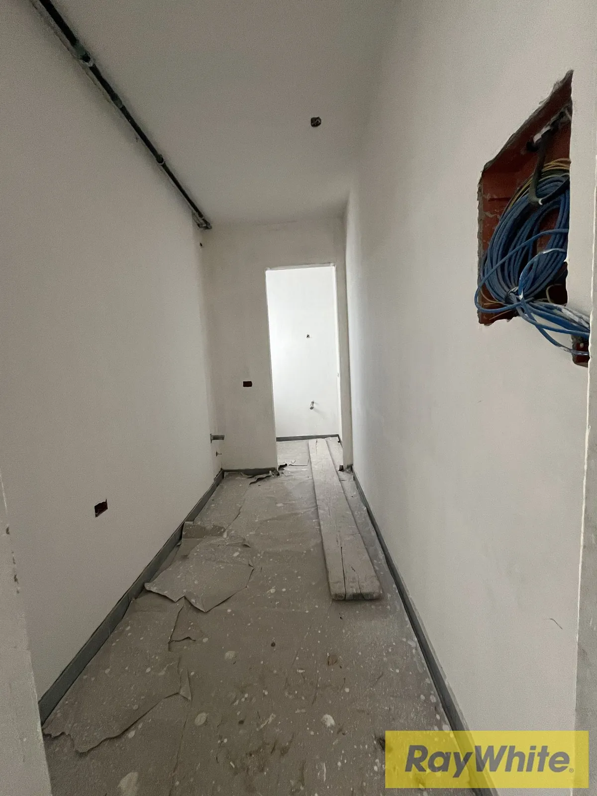 For Rent Office In Mansourieh — الصورة 4