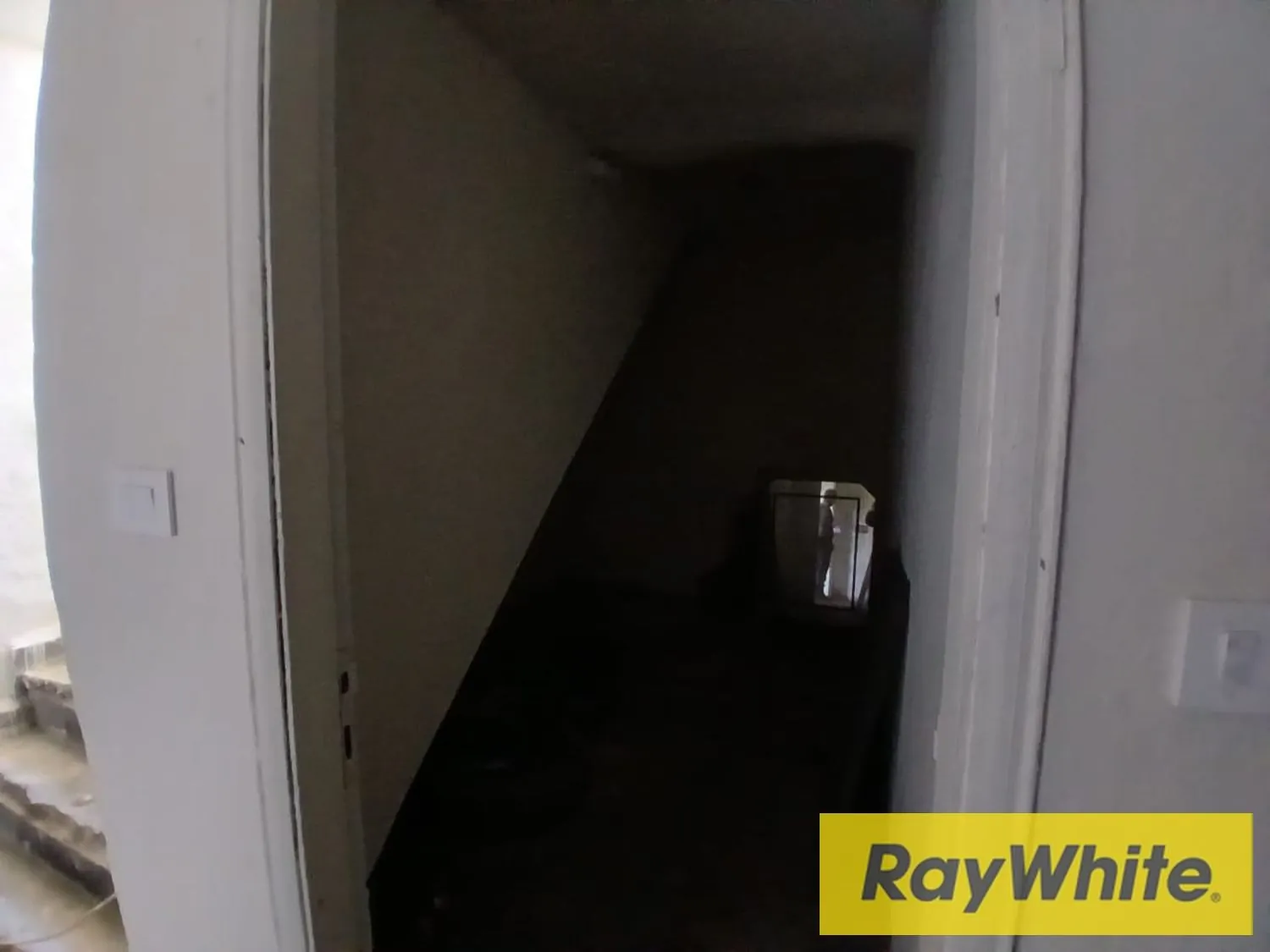 Warehouse For Rent In Ain El Remmaneh — الصورة 2