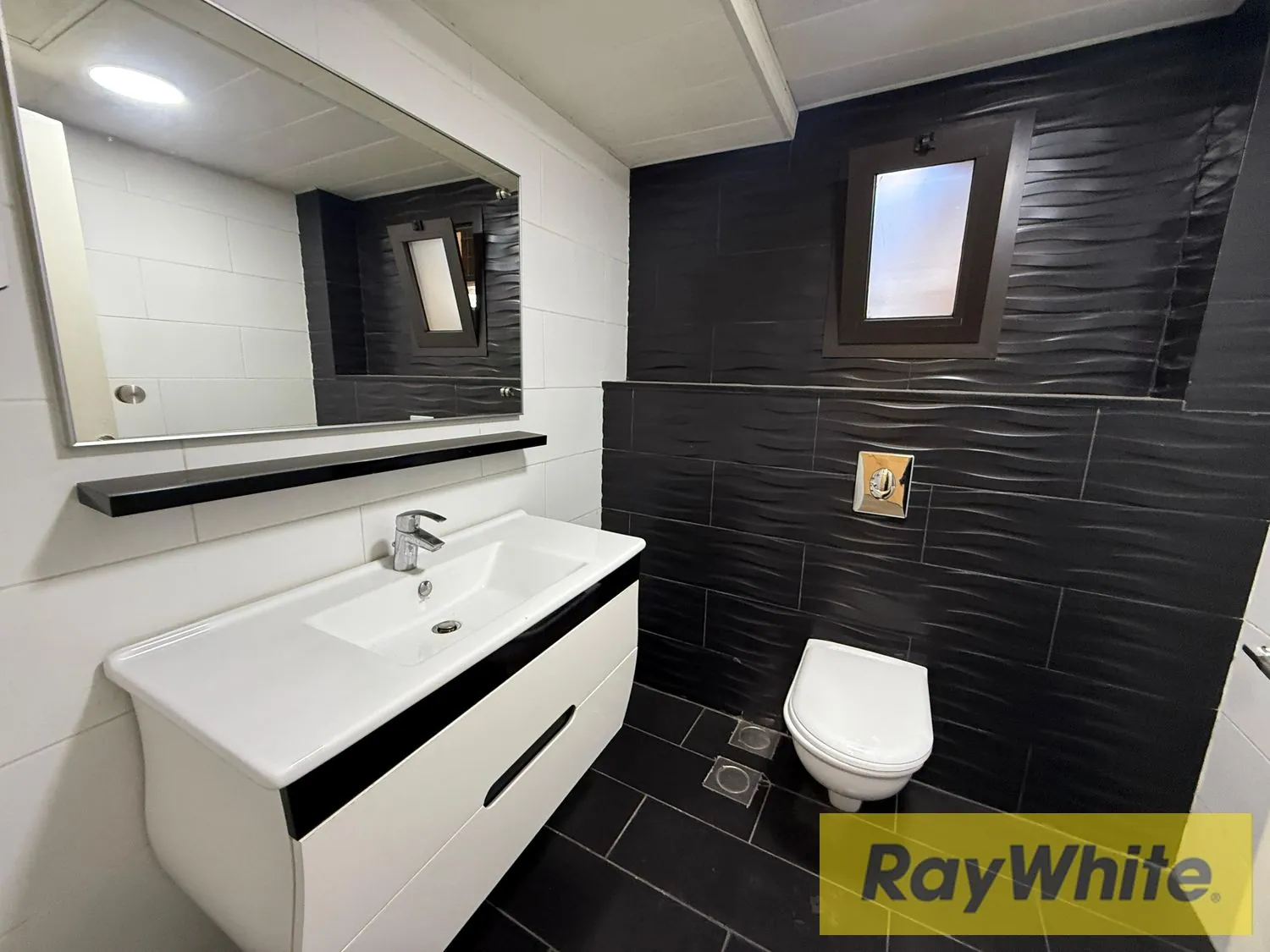 Office For Rent In Saifi – 150 Sqm — الصورة 3