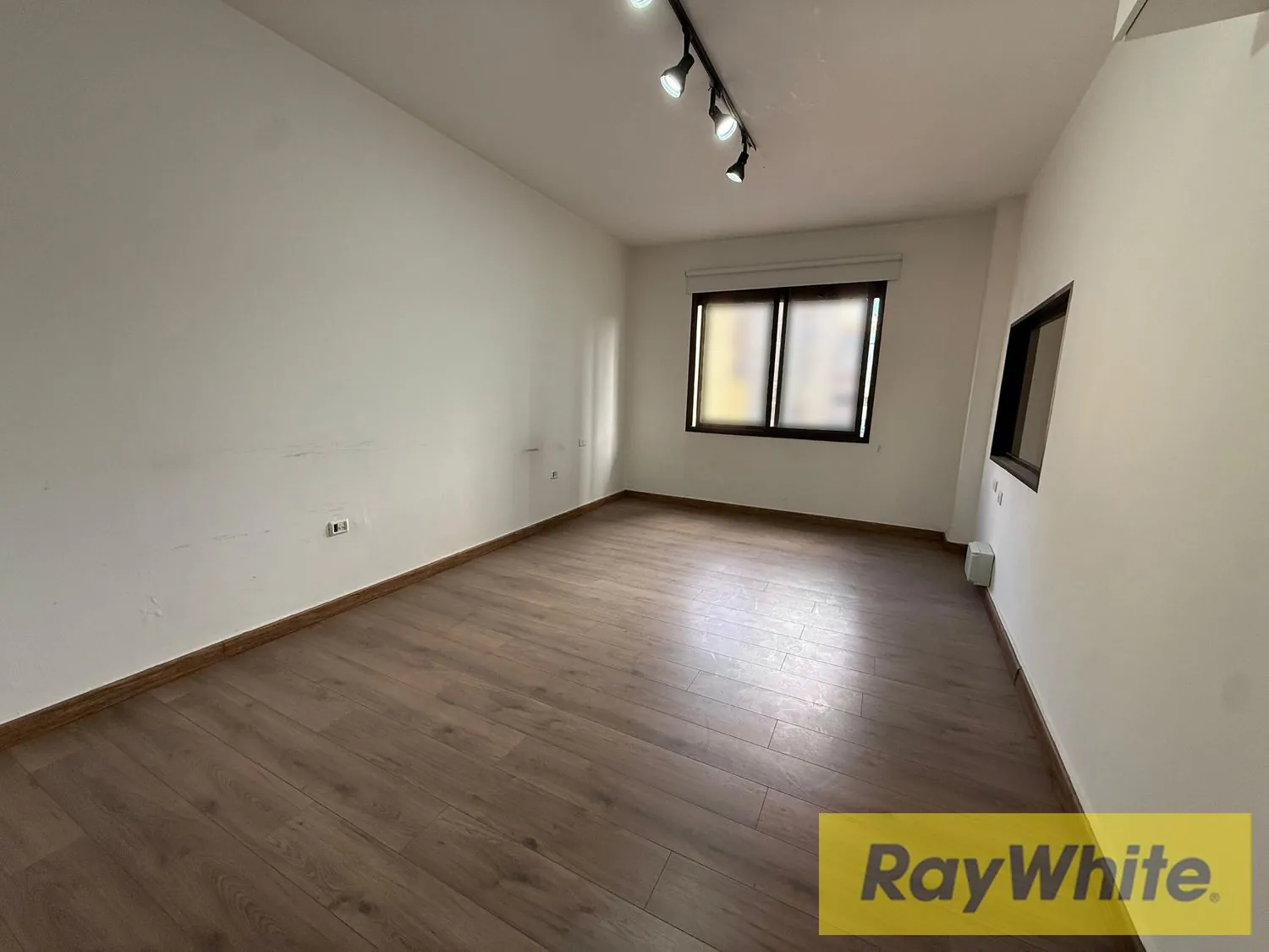 Office For Rent In Saifi – 150 Sqm — الصورة 5