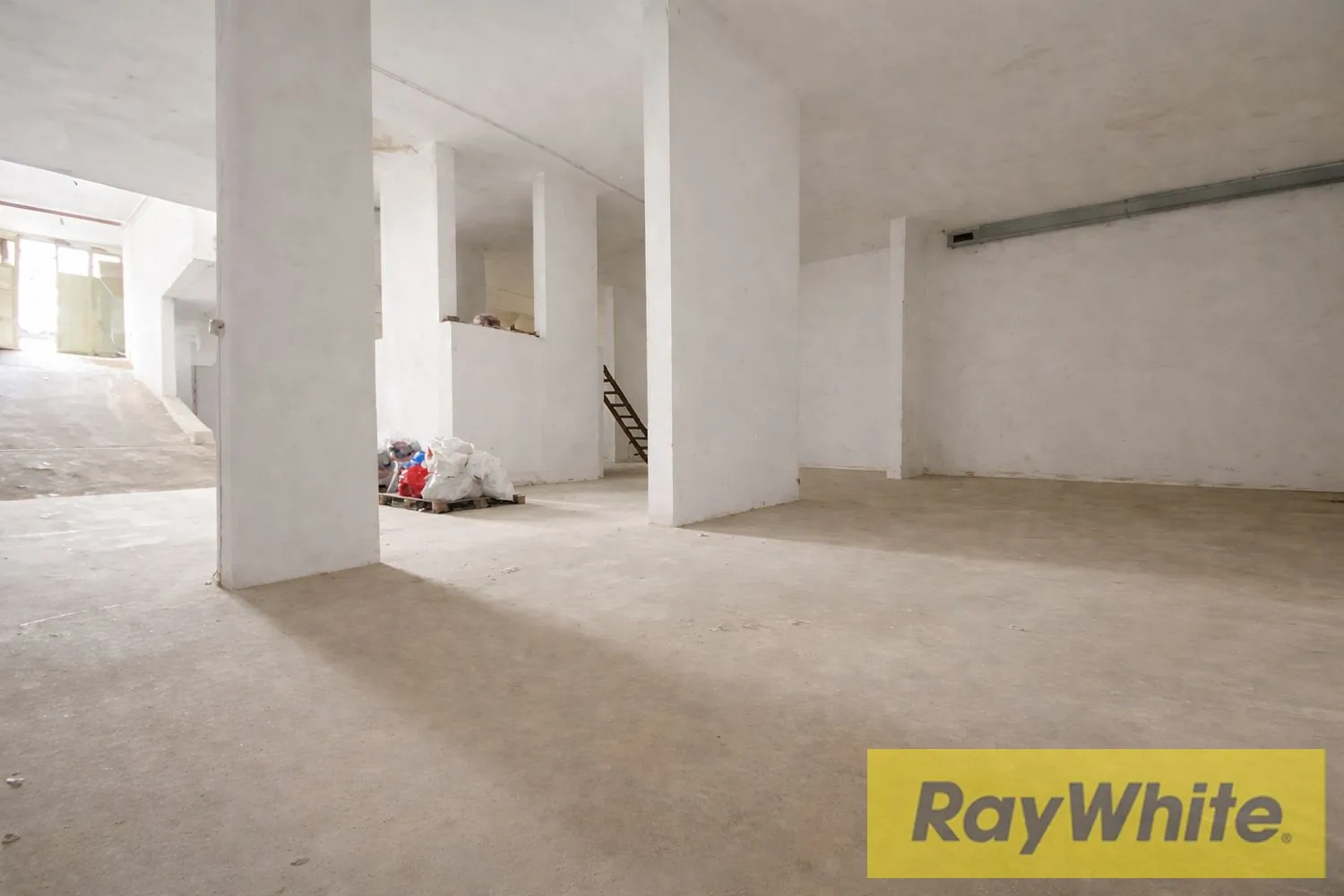 Warehouse For Sale In Jdeideh – 600 Sqm — الصورة 4
