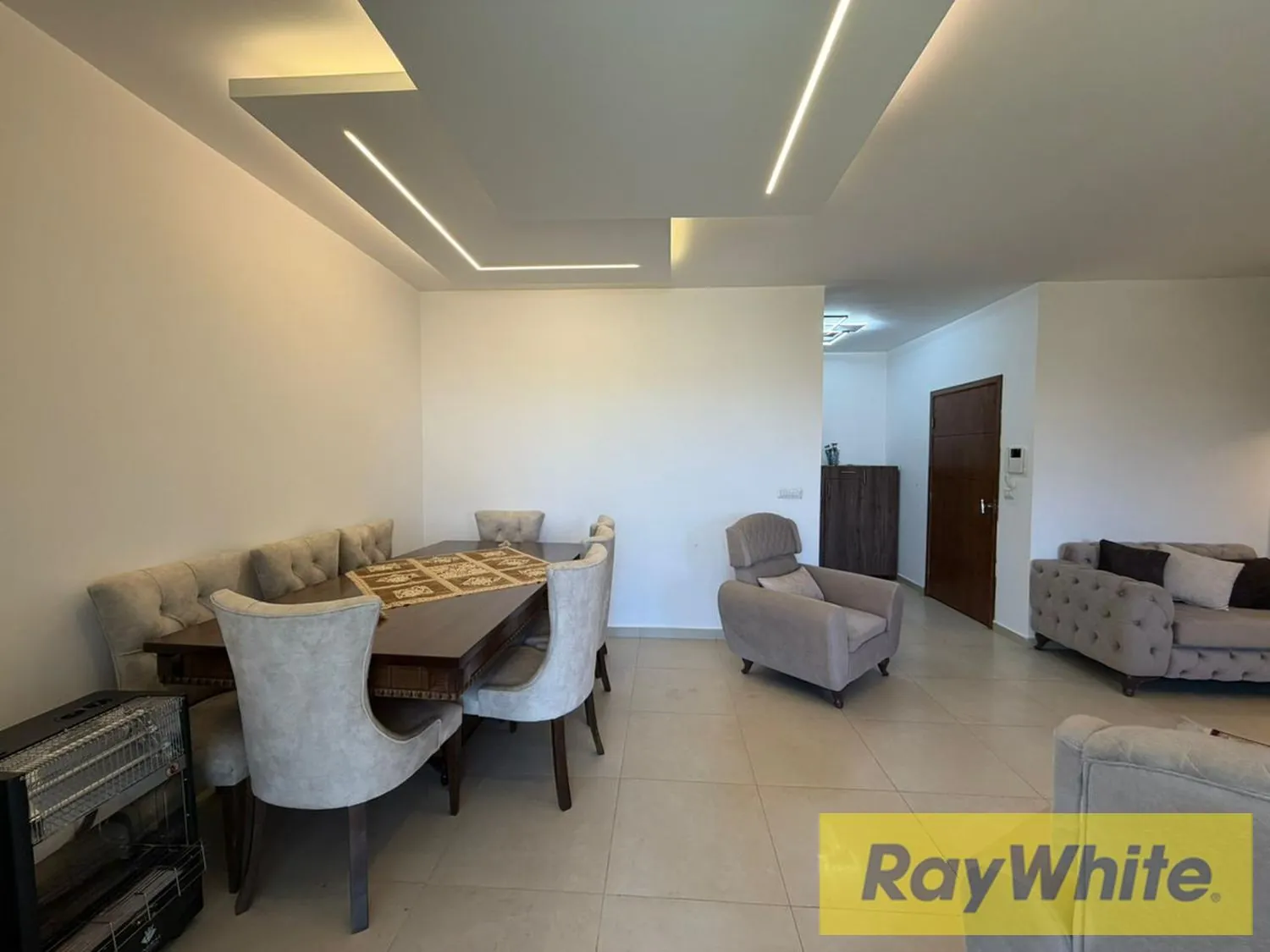 Apartment For Sale In Jouret El Ballout – 165 Sqm — الصورة 2