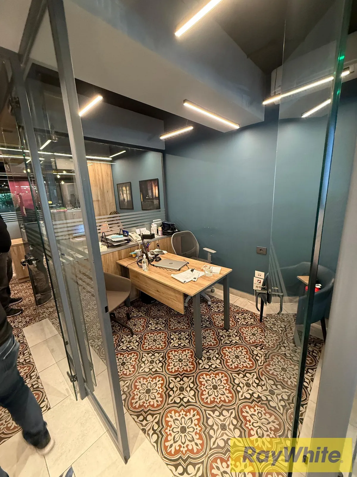 Shop For Sale In Sioufi – 300 Sqm — الصورة 2