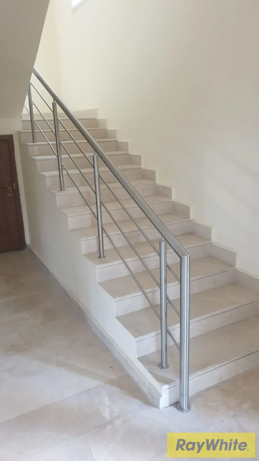 Villa For Rent In Ras El Metn – 500 Sqm | 3 Floors With Terrace And View — الصورة 4