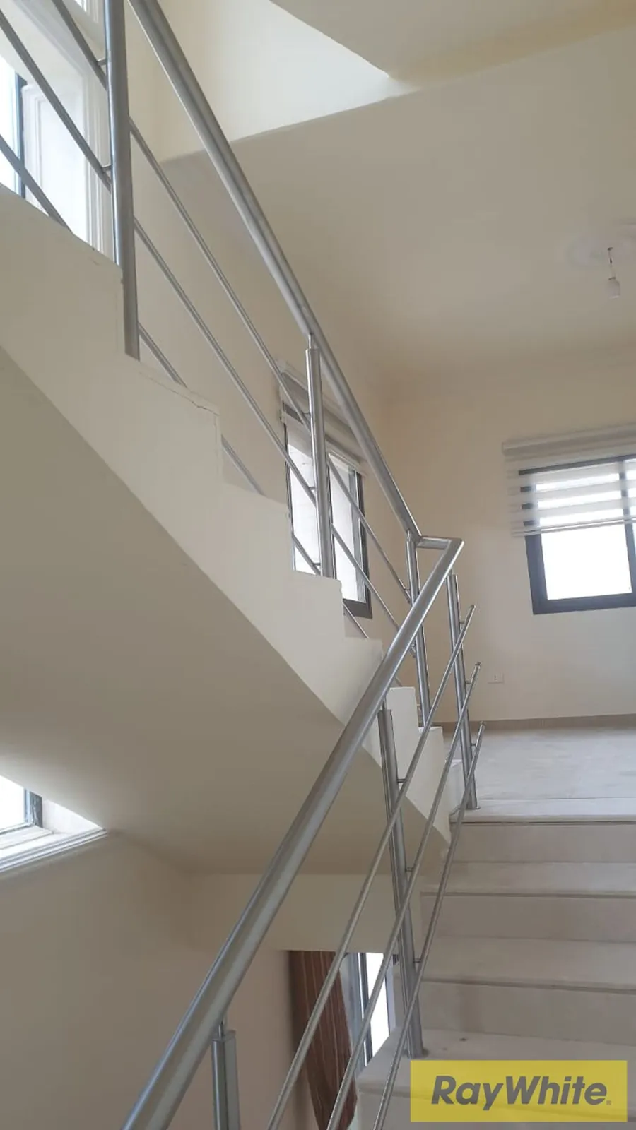 Villa For Sale In Ras El Metn – 500 Sqm | 3 Floors With Terrace And View — الصورة 2