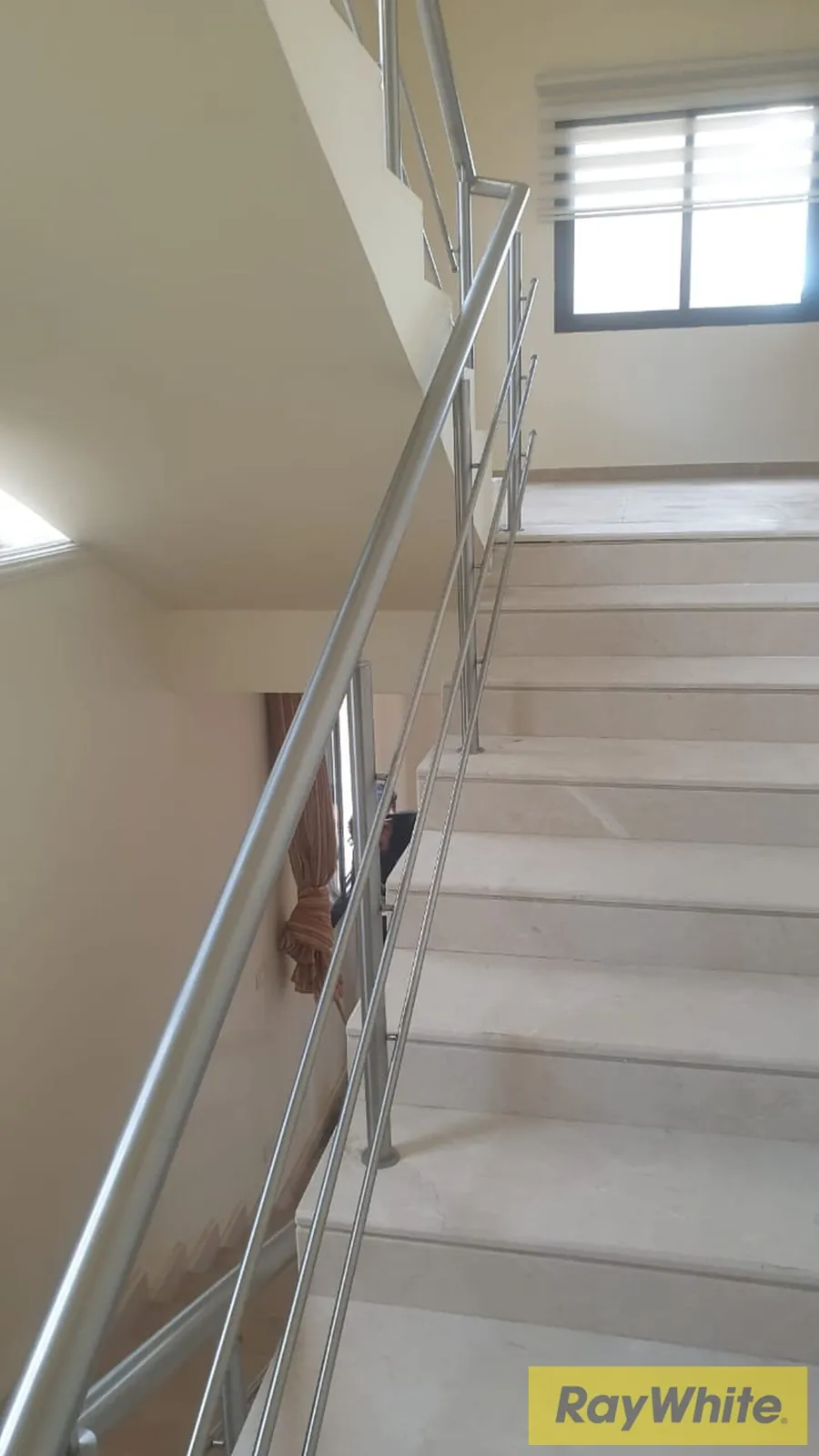 Villa For Sale In Ras El Metn – 500 Sqm | 3 Floors With Terrace And View — الصورة 3