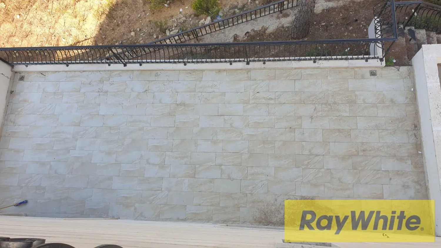 Villa For Sale In Ras El Metn – 500 Sqm | 3 Floors With Terrace And View — الصورة 5