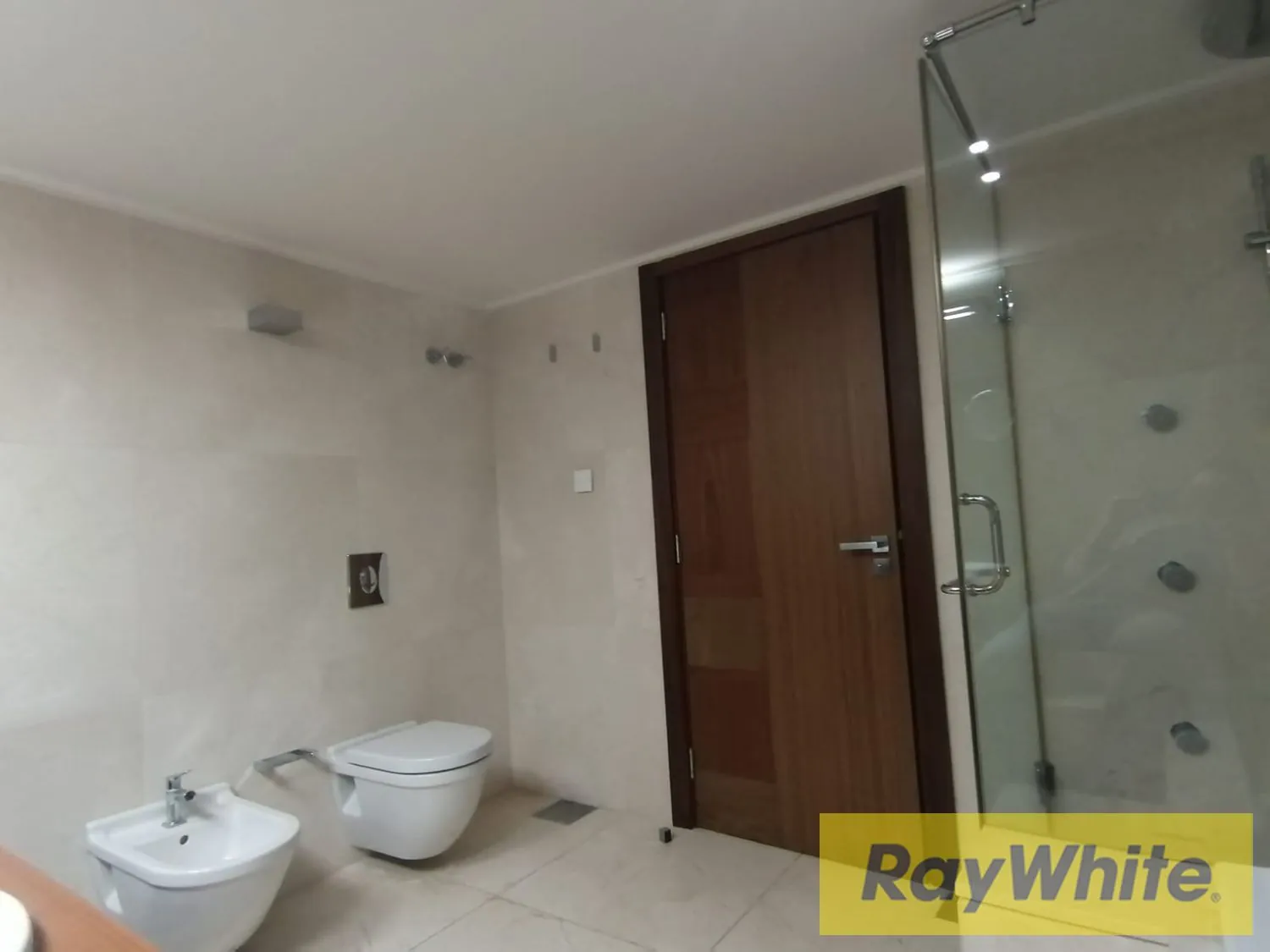 Luxurious Full Floor Apartment In Spears — الصورة 2