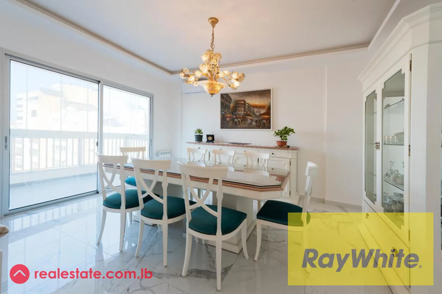 Renovated Apartment For Sale In Established 40-year-old Building — الصورة 2