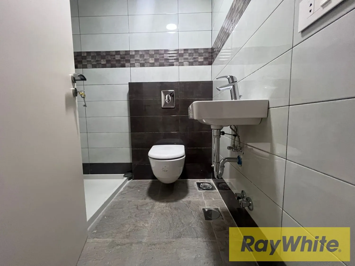 Apartment For Sale In Mansourieh – Aylout – 135 Sqm — photo 5
