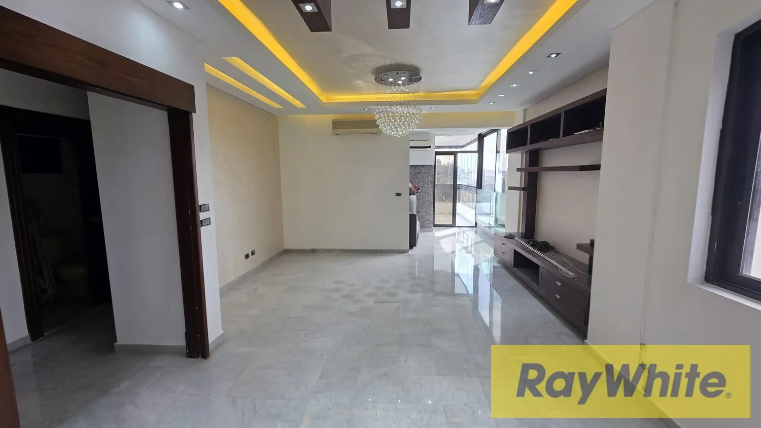 Apartment For Rent In Horch Tabet