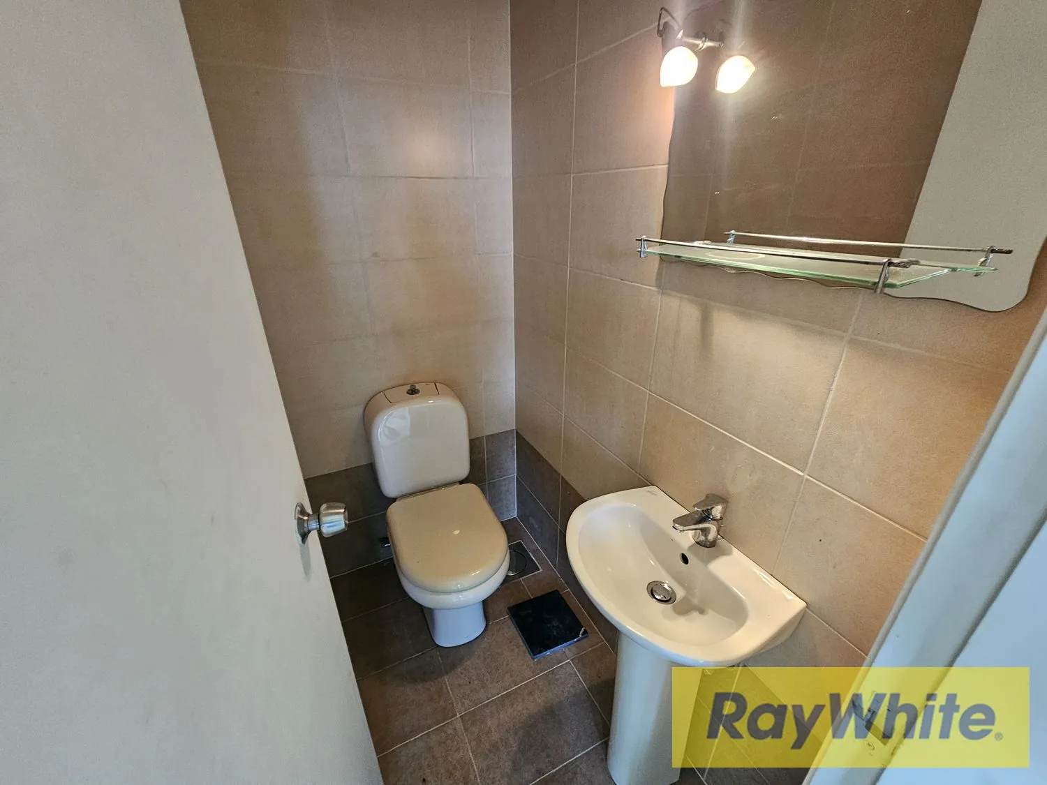 Office For Sale In Tabarja — الصورة 4