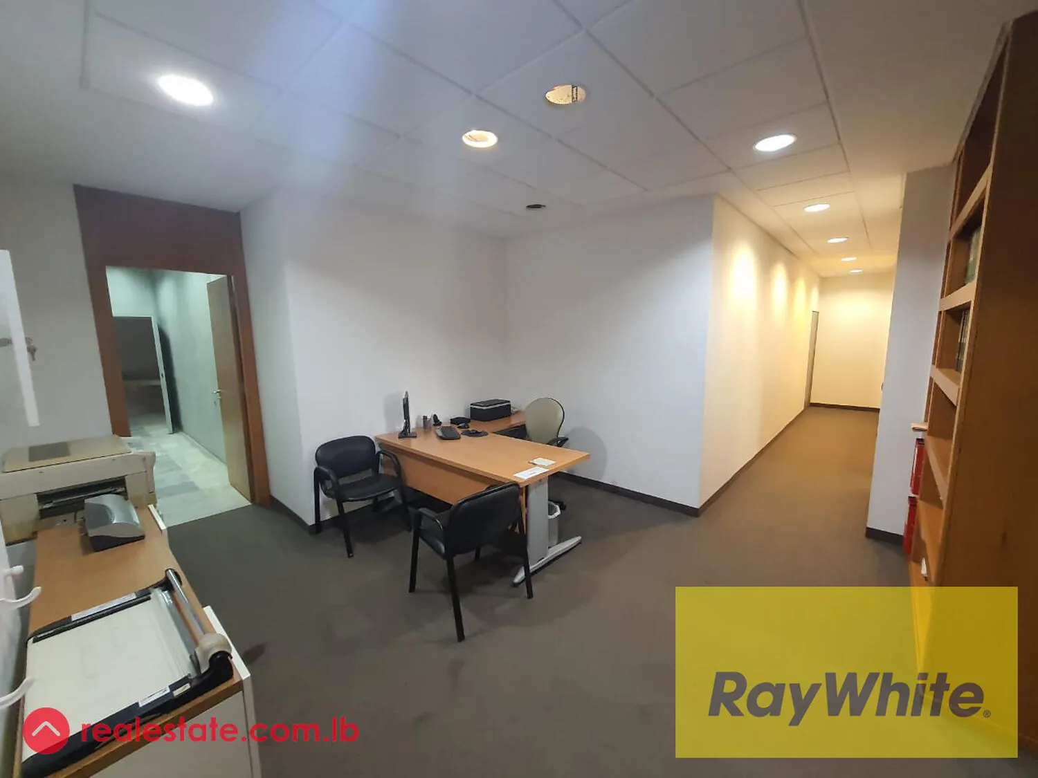 Offices And Warehouse For Sale In Mansourieh — الصورة 3