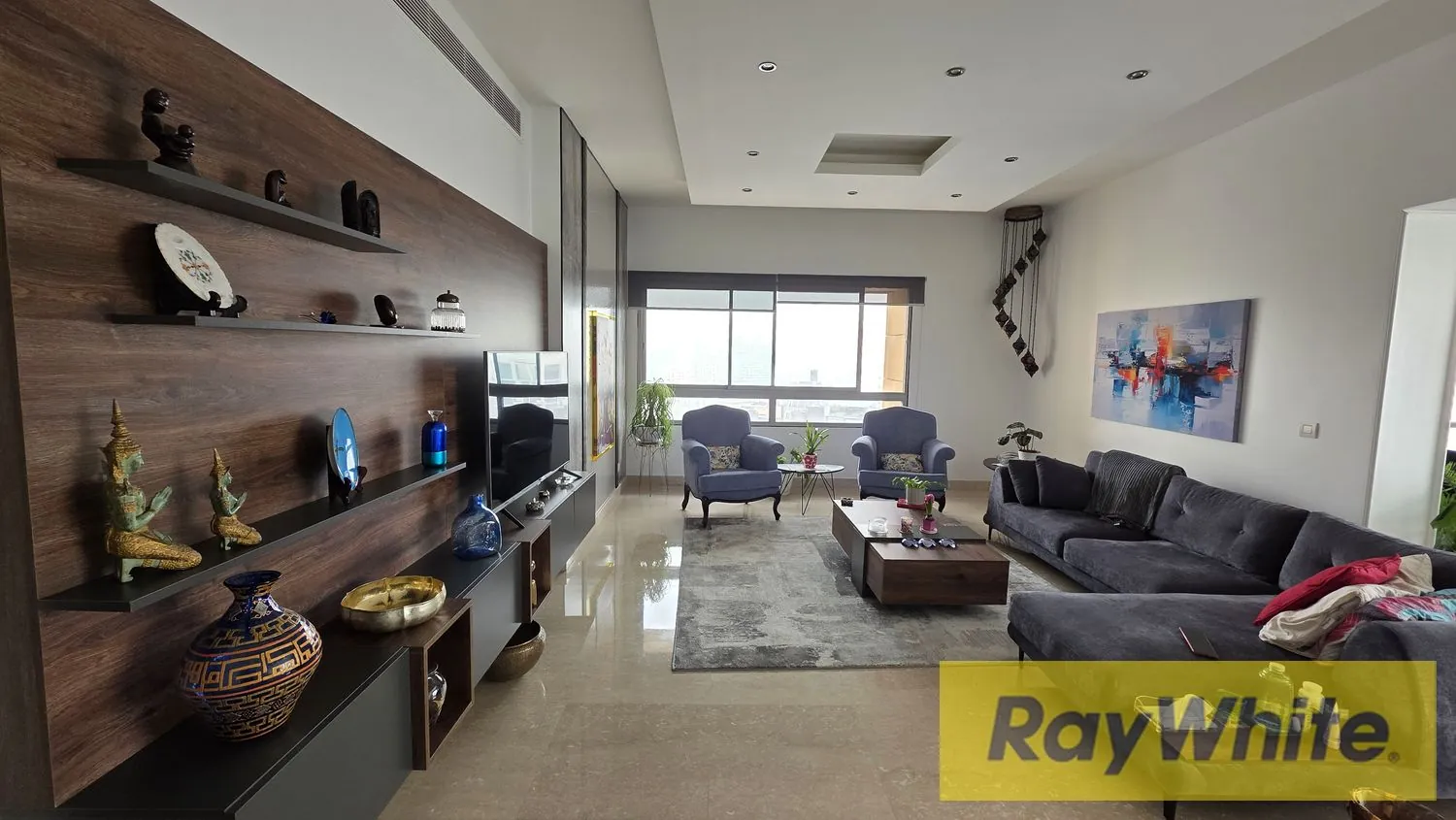Luxury Furnished Apartment For Sale In Achrafieh — الصورة 2