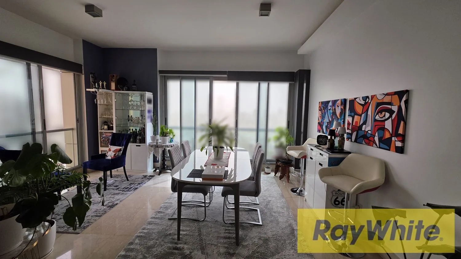 Luxury Furnished Apartment For Sale In Achrafieh — الصورة 3