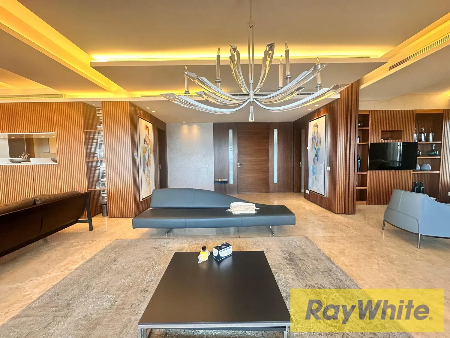 Luxury Full Floor Apartment For Sale