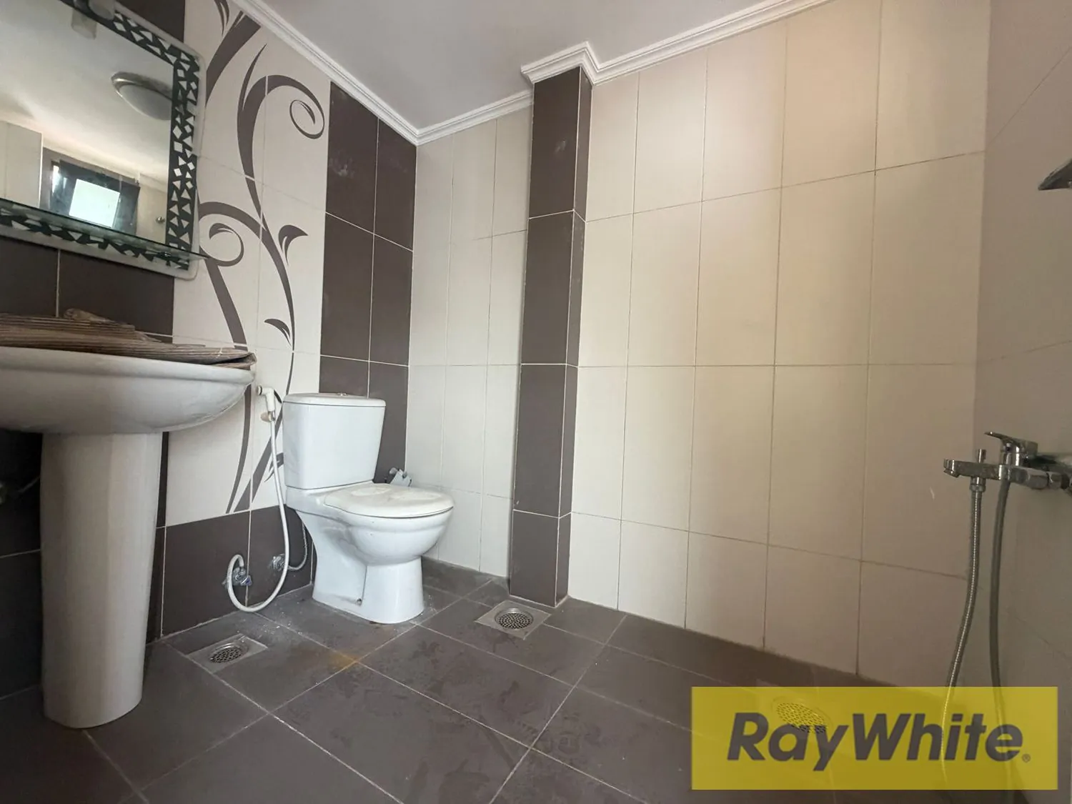 Apartment For Sale In Mar Elias — الصورة 3