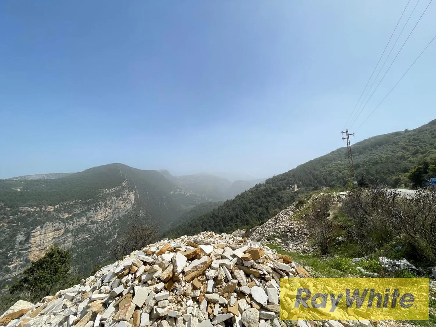 Land For Sale In Moghr Al Ahwal – Becharreh — الصورة 2